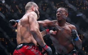 Їржі Прохазка в драматичному поєдинку зупинив Джамаала Гілла на UFC 311