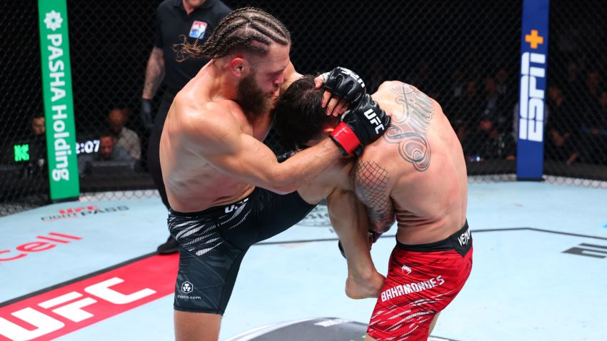 Відео бою Рафаель Фізієв - Ігнасіо Бахамондес UFC on ABC 8