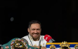 В'ячеслав Сенченко прокоментував відмову Усика від усіх чемпіонських поясів