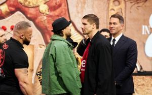 Владислав Сіренко поділився прогнозом на бій Усик - Верховен
