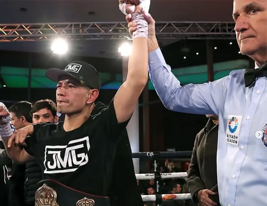 Ноніто Донейр переміг Андреса Кампоса і став тимчасовим чемпіоном WBA