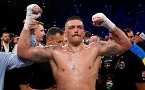 Чемпіон WBC рветься врятувати шоу в Ер-Ріяді - пропонує Усику свій зелений пояс