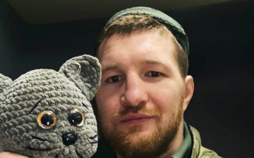 Мінєєв показав талісман, який пройшов чотири "гарячі точки"