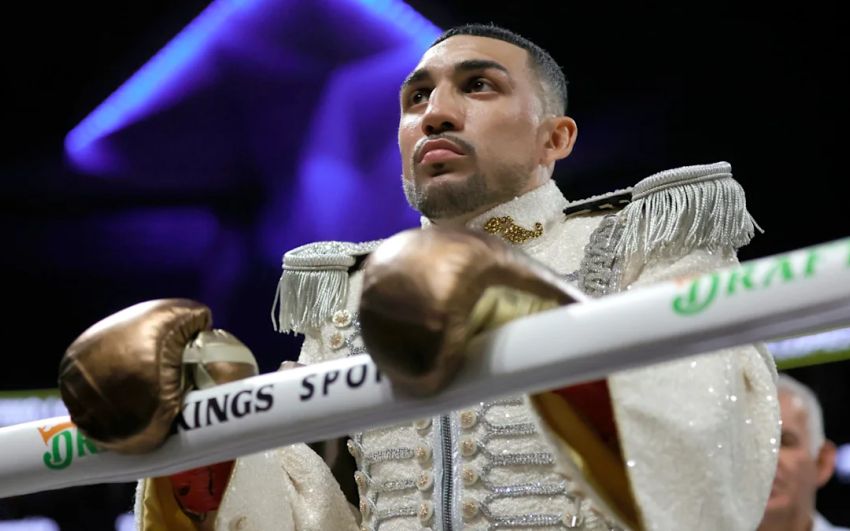 Теофімо Лопес замислився над відмовою від титулу WBA через призначення поєдинку з Кеттералом