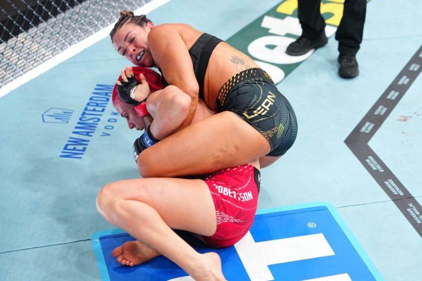 Маккензі Дерн захистила титул у поєдинку проти Джилліан Робертсон на UFC 330