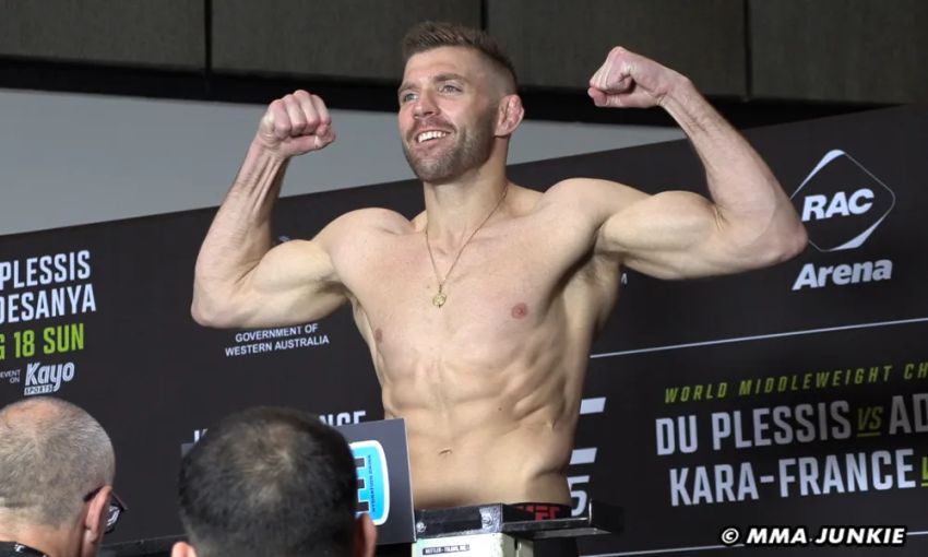 Результати зважування UFC 305: Дрікус дю Плессі - Ісраель Адесанья