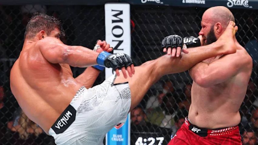 Пауло Коста удострочив Азамата Мурзаканова на UFC 327