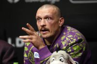 Олександр Усик відреагував на рішення WBO призначити йому бій із Паркером