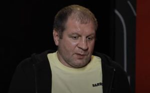 "Усі злі язики". Ємельяненко висловився про ситуацію в аеропорту Єкатеринбурга