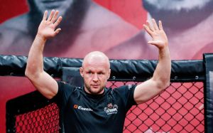 Олександр Шлеменко відреагував не різкі коментарі Вайта щодо злиття PFL і Bellator