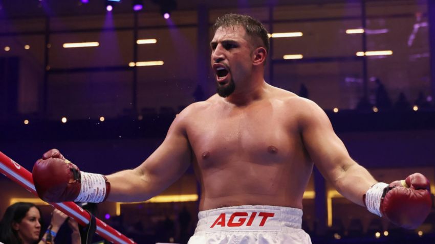 Агіт Кабайел відреагував на відмову Усика від поєдинку з ним