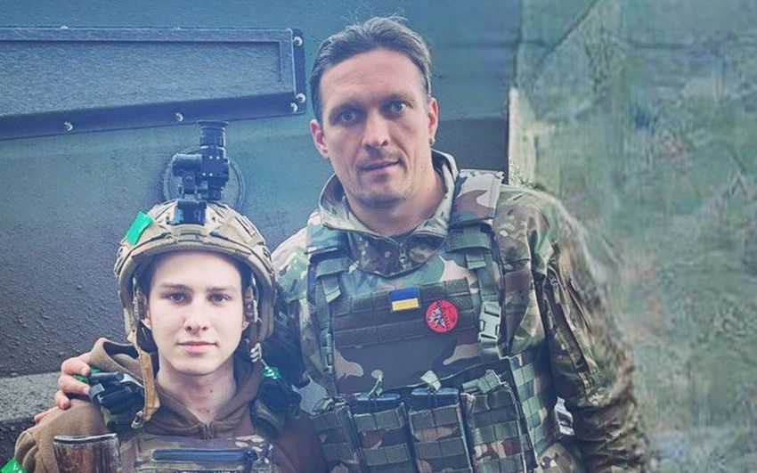Тоні Беллью відреагував на візит Усика на передову