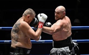 Олександр Усик відреагував на перемогу Ф'юрі над Вахом
