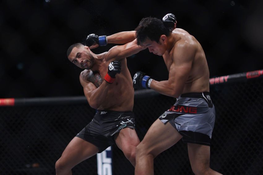 Відео бою Чон Да Ун - Карлос Ульберг UFC 293