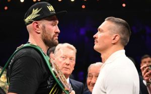 "Я був шокований": Амір Хан назвав фаворита бою Усик - Ф'юрі після виступу Тайсона з Нганну