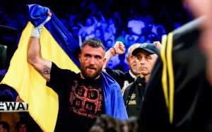 Олександр Красюк відреагував на новину про відновлення кар'єри Ломаченка