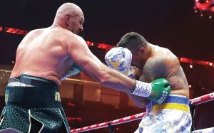 Тоні Беллью відповів, чи може Ф'юрі перемогти Усика в реванші