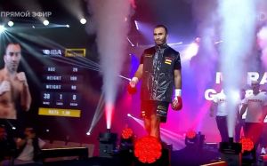 Микола Валуєв відповів, чи засудили Гассієва в бою з Валліном