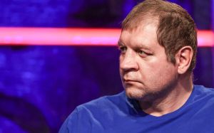 Менеджер Ємельяненка розповів, як проходить реабілітація Олександра: "Він тренується без вихідних"