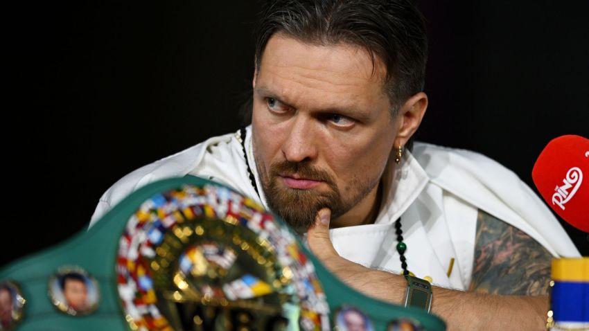 Олександр Усик прокоментував чутки про свій величезний гонорар за бій із Верховеном
