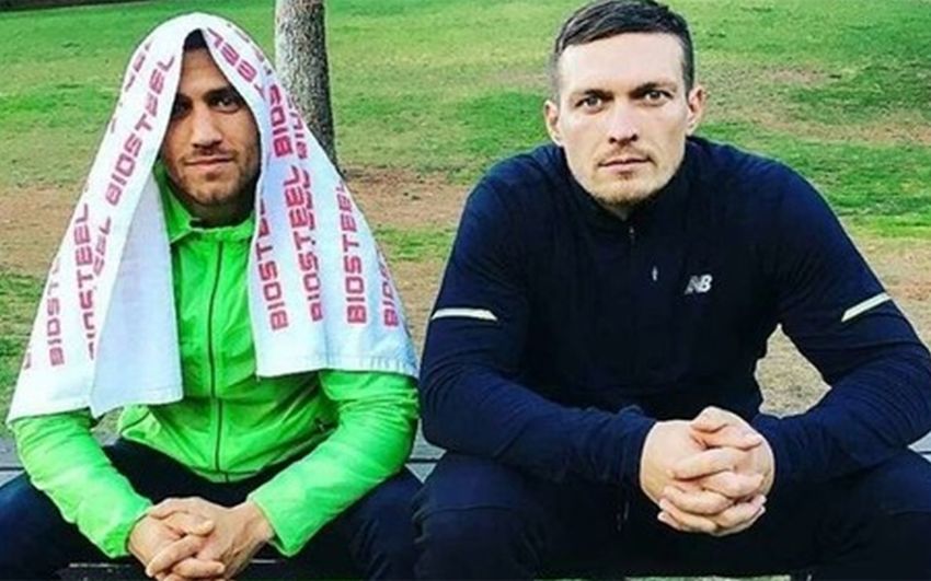 Василь Ломаченко прибув до Польщі, щоб підтримати Усика в бою з Дюбуа