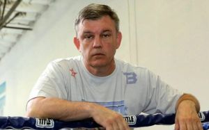Тедді Атлас назвав боксера, якому все "сходить із рук": "Він улюбленець учителів"