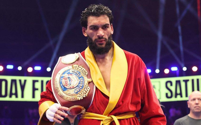 Хамза Шираз розкритикував WBC за призначення поєдинку з Алімханули: «Це фарс»