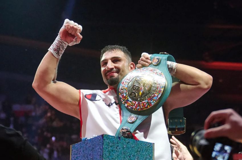 Агіт Кабайел став повноправним чемпіоном WBC