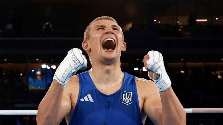 Василь Ломаченко відреагував на перемогу Хижняка на Олімпіаді