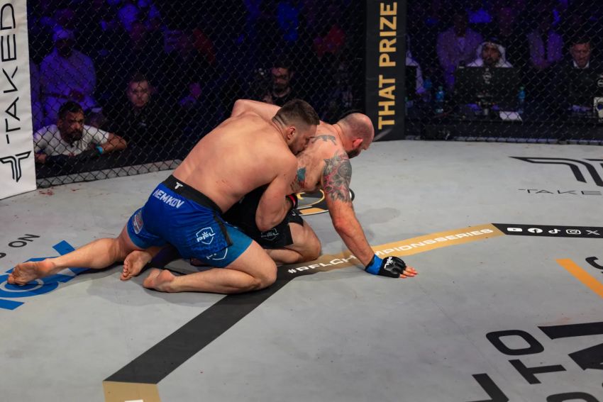 Вадим Немков "задушив" Тімоті Джонсона на PFL Road to Dubai Champions Series