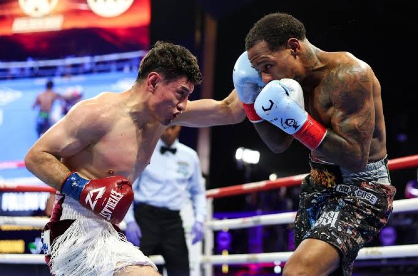 Вільям Зепеда переміг Ламонта Роуча у поєдинку та завоював титул WBC у легкій вазі