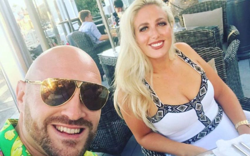 Дружина Тайсона Ф'юрі розповіла, скільки ще років боксуватиме її чоловік: "Йому доведеться зупинитися"