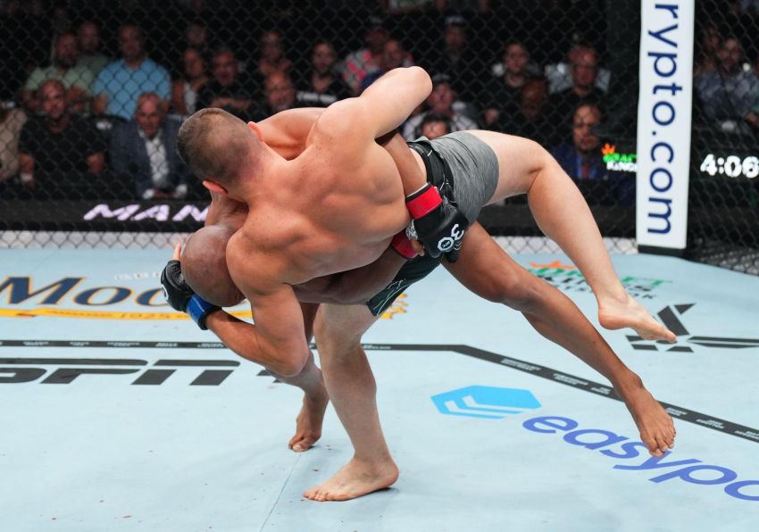 Відео бою Грегорі Родрігес - Денис Тюлюлін UFC 292