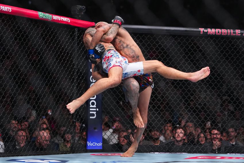 Слова Чарльза Олівейри після перемоги над Максом Голловеєм на UFC 326