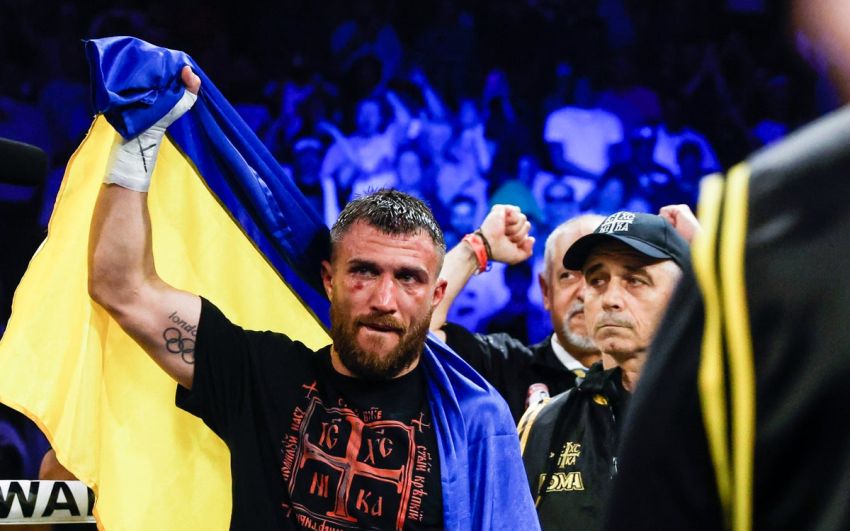 Василь Ломаченко зробив першу публічну заяву після поразки від Хейні