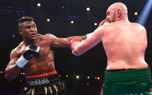 Пол Маліньяджі прокоментував занесення Нганну до рейтингу WBC: "Не можна провести один бій, програти і потрапити в топ-10"
