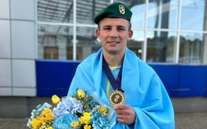 Хижняк подякував прикордонникам і військовим за можливість боксувати