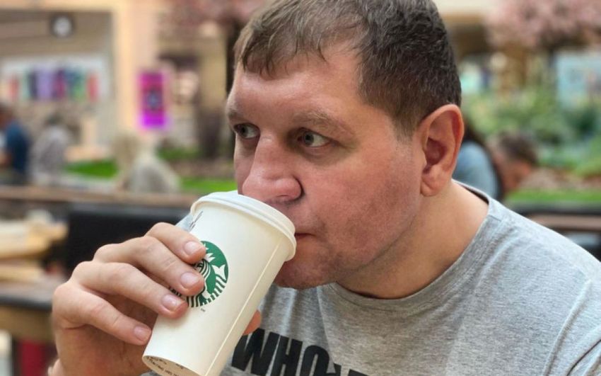 Чотири "Балтики № 9", два "Жигулівських"... Відомо, що пив Ємельяненко перед скандалом в аеропорту
