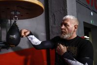 Менеджер Олександра Ємельяненка розповів про стан бійця після п'яного дебошу в аеропорту