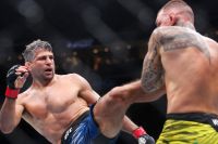 Відео бою Бенеїл Даріуш - Ренато Мойкано UFC 317