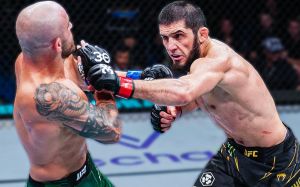 Рафаель Фізієв не вражений перемогою Махачева над Волкановскі: "UFC потрібно змінити деякі правила"