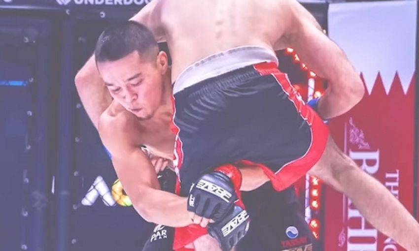 Казахстанський новачок UFC хотів би побитися з легендою ММА