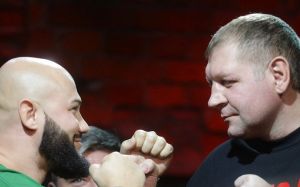 Олександр Ємельяненко кинув зухвалий виклик Джигану: "Виходь, я тобі потиличників надаю"