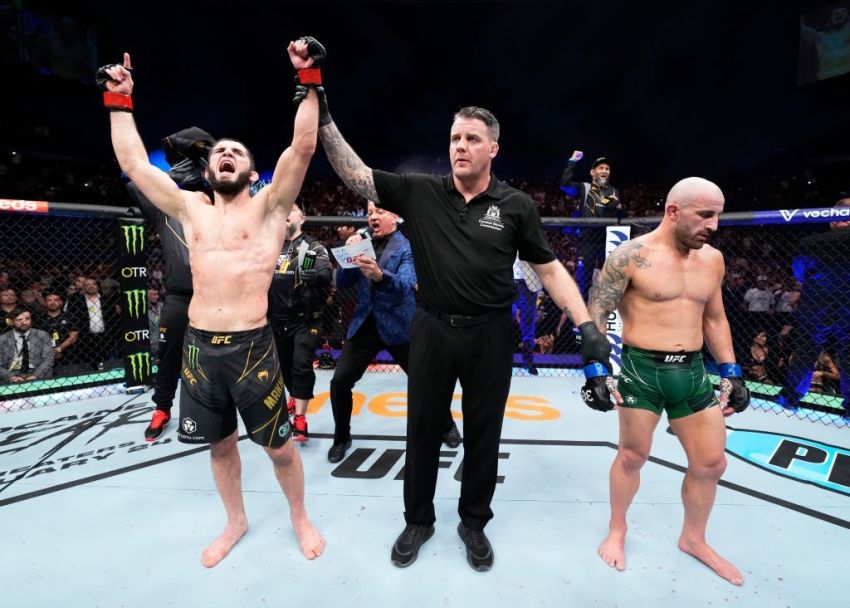 Слова Іслама Махачева після перемоги над Алексом Волкановскі на UFC 284