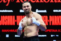 Лоуренс Околі кинув виклик Джозефу Паркеру
