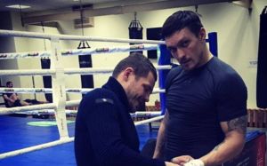 Голкіпер "Динамо" стежить за боями Берінчика та Усика