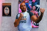 Костя Цзю відреагував на слова Ф'юрі про відновлення кар'єри