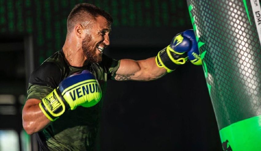 Олександр Гвоздик обговорив шанси Ломаченка в потенційному бою з Наваррете