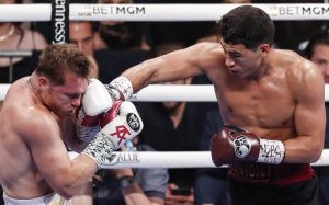 Дмитро Бівол - про санкції WBC: "Бетербієв усе ще росіянин. Чому йому дозволяють битися, а мені ні?"