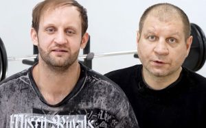 Штирков розніс назріваючий дебют молодшого з братів Ємельяненків: "Місяць побив грушу і став бійцем?"